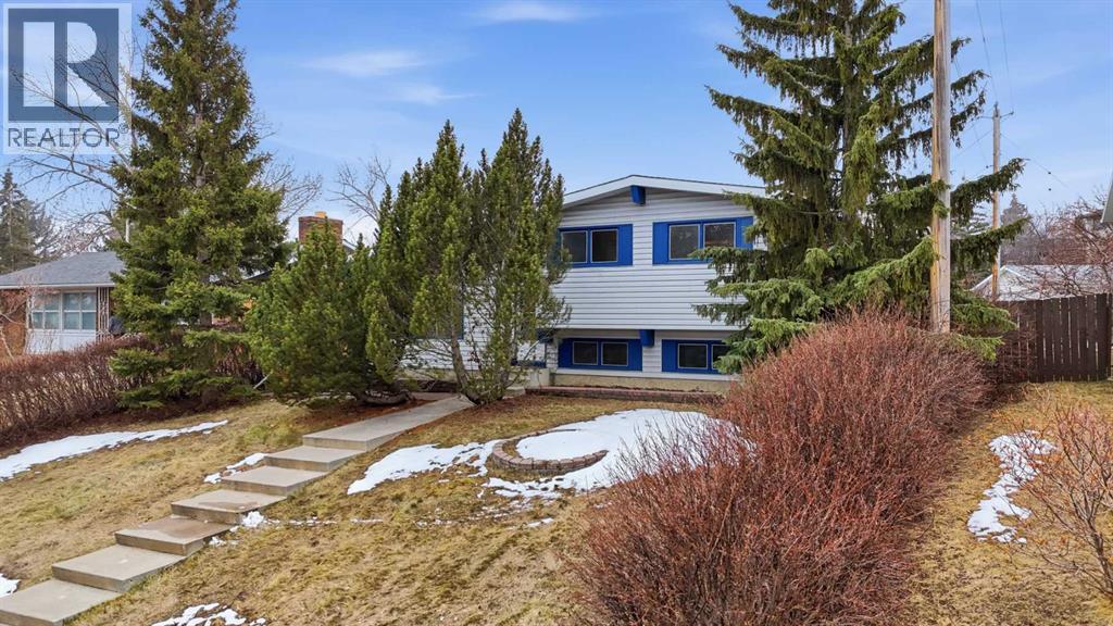 107 Nottingham Road, Calgary, Alberta  T3A 3P9 - Photo 2 - A2301234