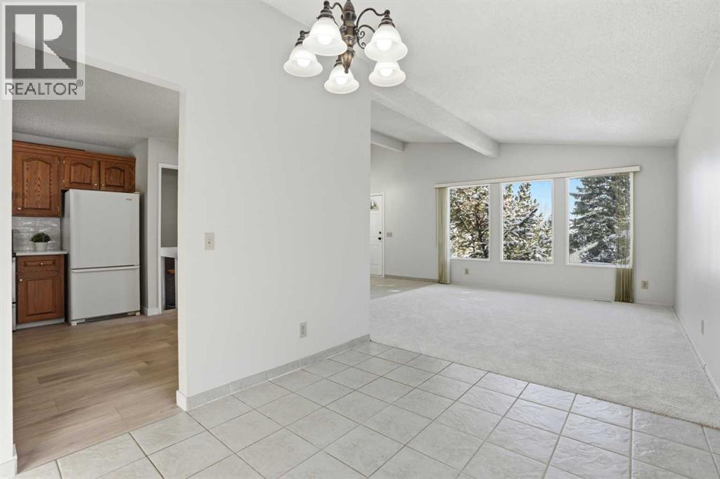 107 Nottingham Road, Calgary, Alberta  T3A 3P9 - Photo 34 - A2301234