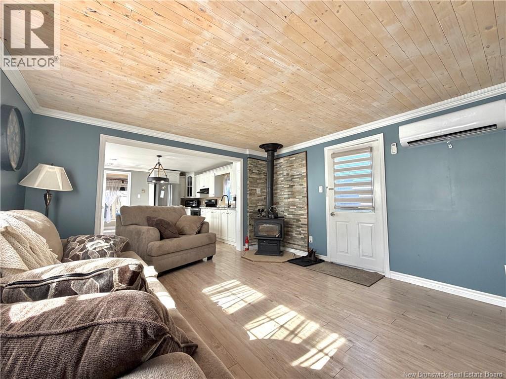 263 Poplar, Beresford, New Brunswick  E8K 1E5 - Photo 10 - NB137472