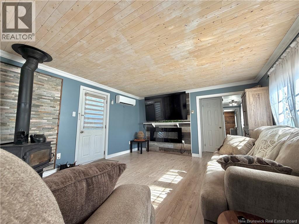 263 Poplar, Beresford, New Brunswick  E8K 1E5 - Photo 11 - NB137472