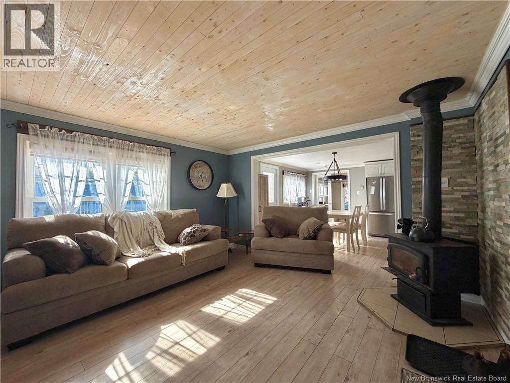 263 Poplar, Beresford, New Brunswick  E8K 1E5 - Photo 12 - NB137472