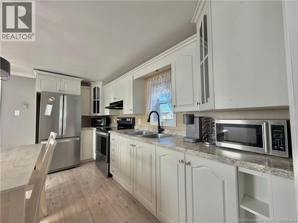 263 Poplar, Beresford, New Brunswick  E8K 1E5 - Photo 7 - NB137472