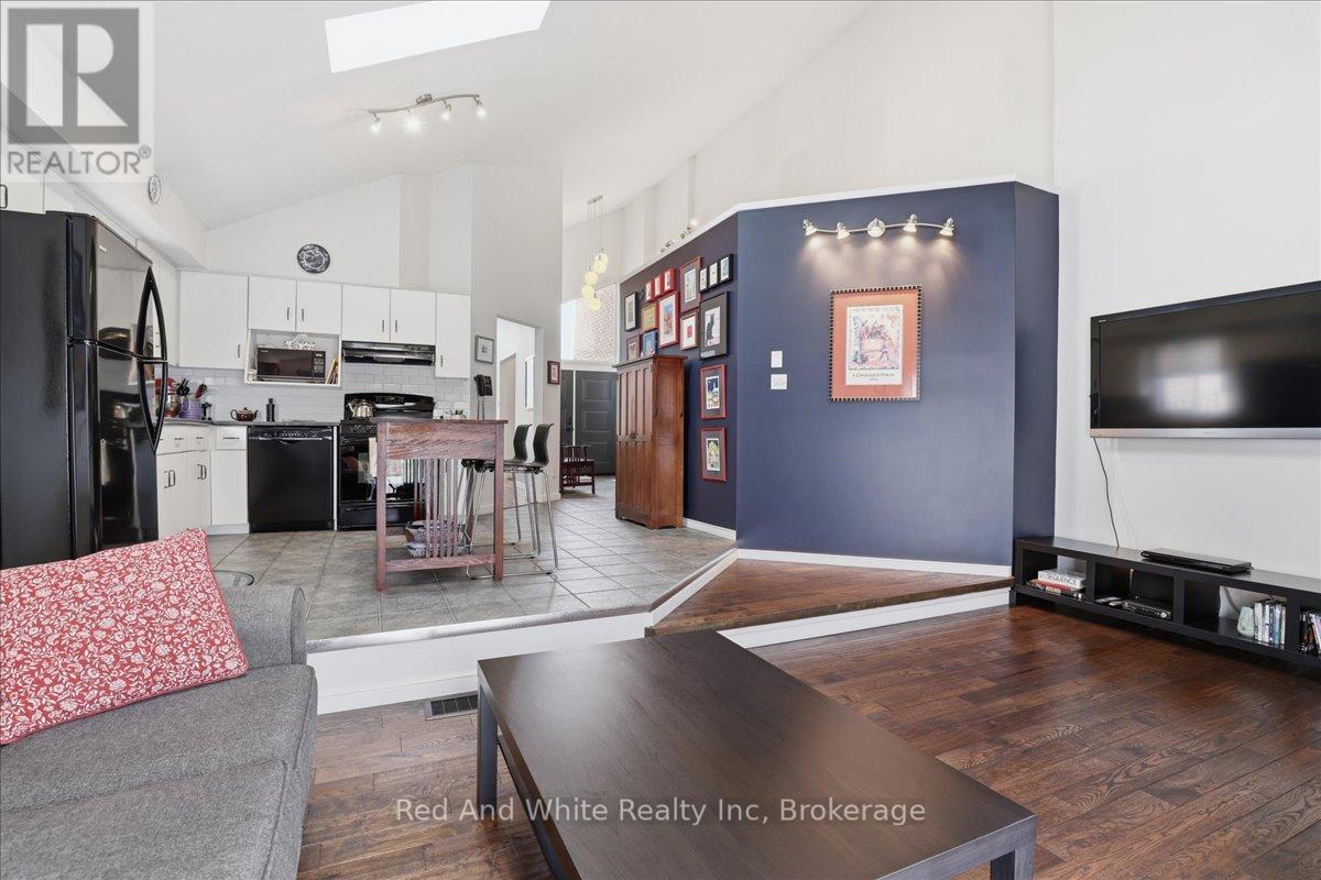 110 Milton Avenue W, Cambridge, Ontario  N3C 3W5 - Photo 18 - X13018420