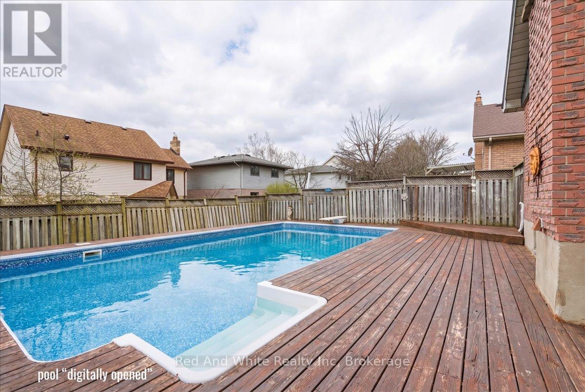 110 Milton Avenue W, Cambridge, Ontario  N3C 3W5 - Photo 2 - X13018420