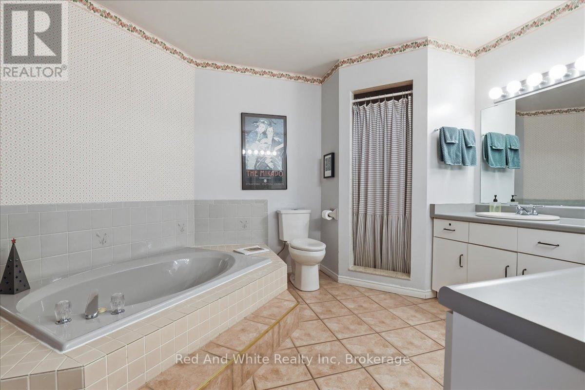 110 Milton Avenue W, Cambridge, Ontario  N3C 3W5 - Photo 30 - X13018420