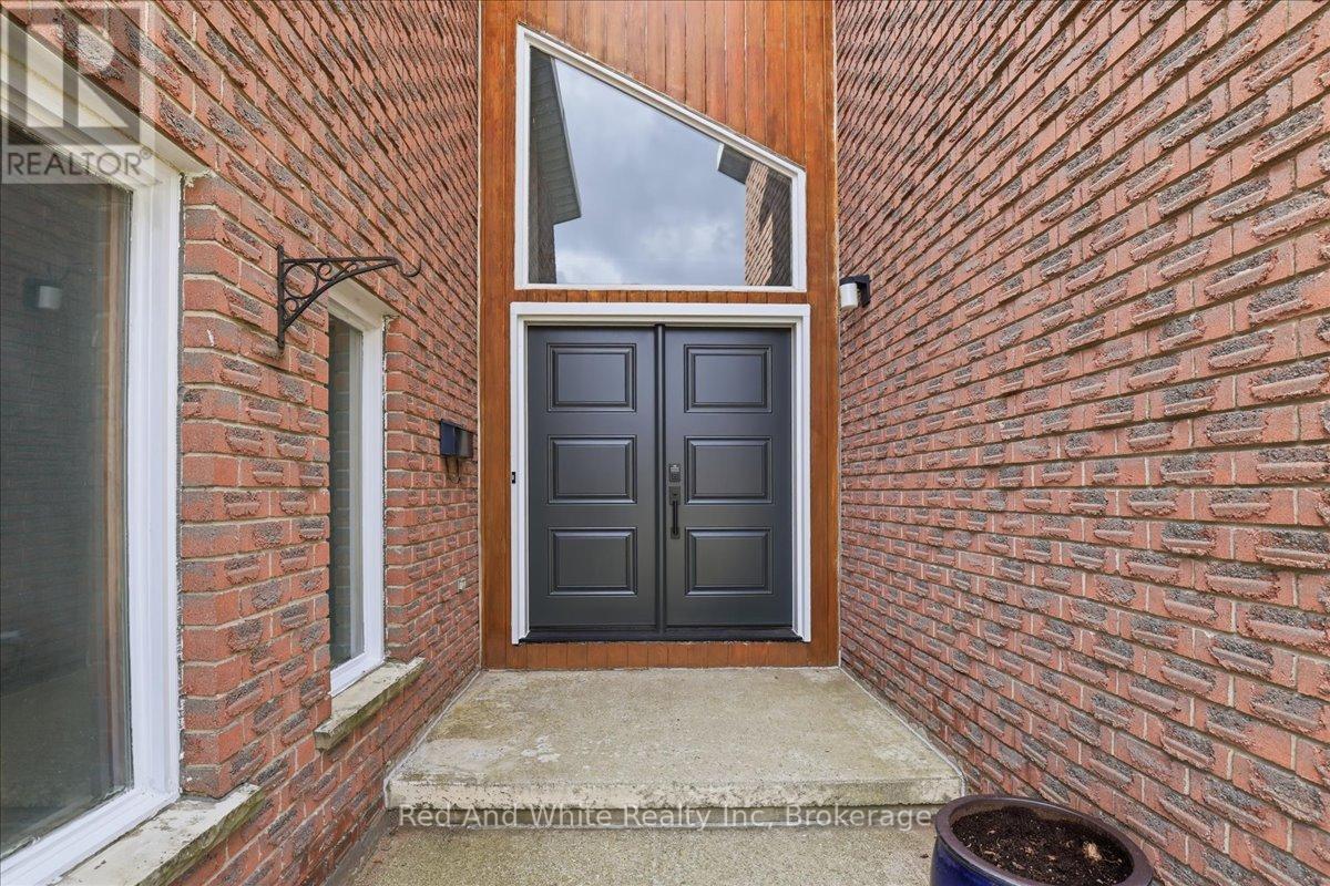 110 Milton Avenue W, Cambridge, Ontario  N3C 3W5 - Photo 4 - X13018420