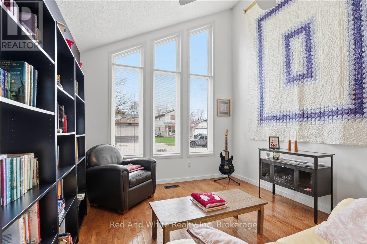 110 Milton Avenue W, Cambridge, Ontario  N3C 3W5 - Photo 6 - X13018420