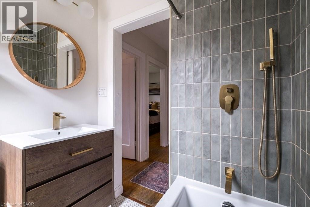 48 Longwood Road S, Hamilton, Ontario  L8S 1S5 - Photo 24 - 40821464