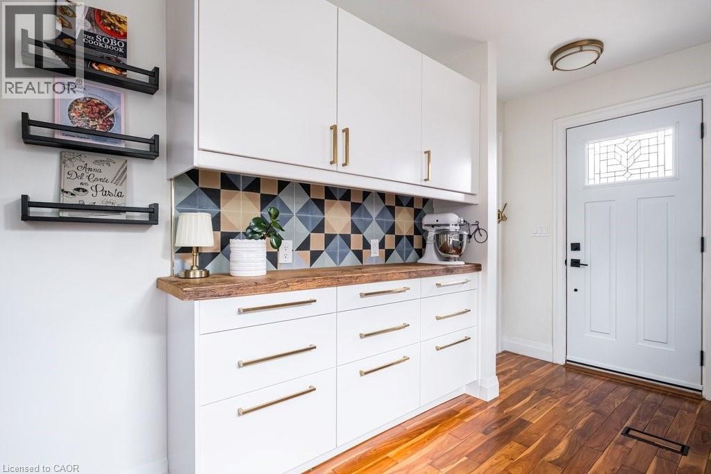 48 Longwood Road S, Hamilton, Ontario  L8S 1S5 - Photo 7 - 40821464