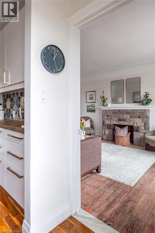 48 Longwood Road S, Hamilton, Ontario  L8S 1S5 - Photo 8 - 40821464