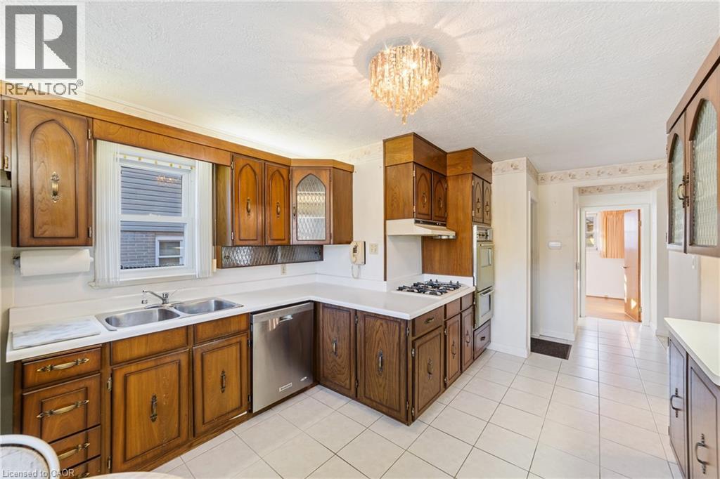 20 Burwell Avenue, Stoney Creek, Ontario  L8G 3L7 - Photo 13 - 40822019