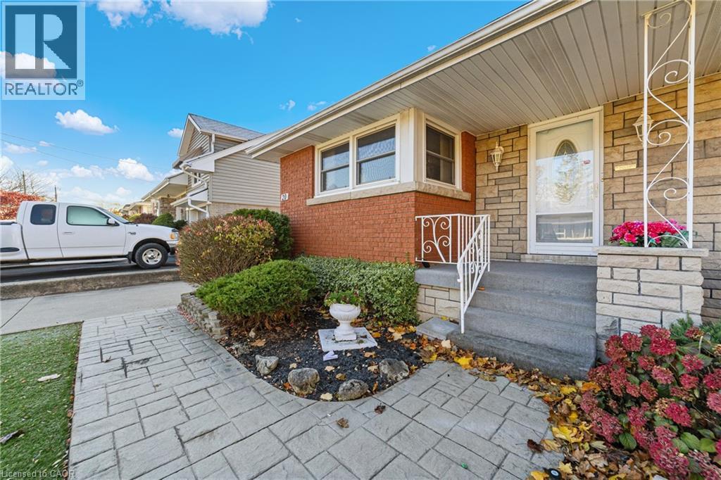 20 Burwell Avenue, Stoney Creek, Ontario  L8G 3L7 - Photo 5 - 40822019