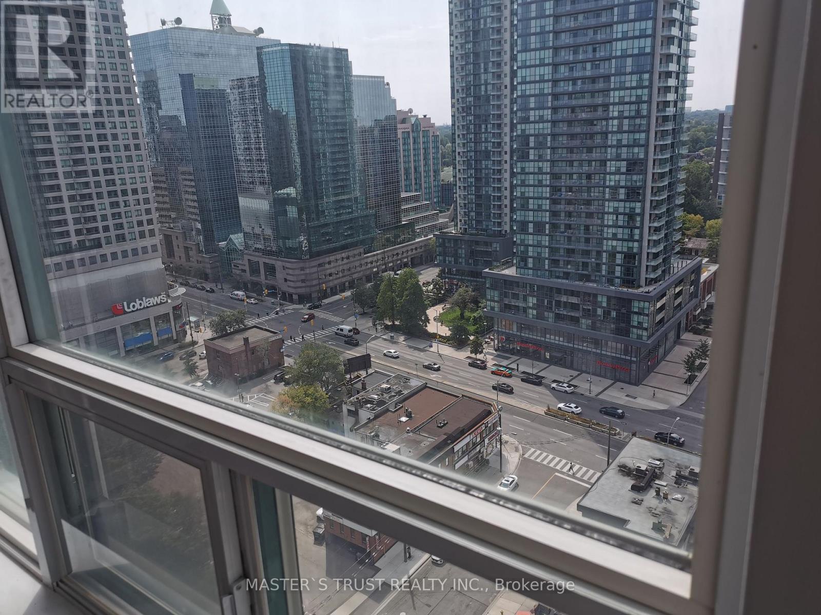 2502 - 238 Doris Avenue, Toronto, Ontario  M2N 6W1 - Photo 2 - C13018428