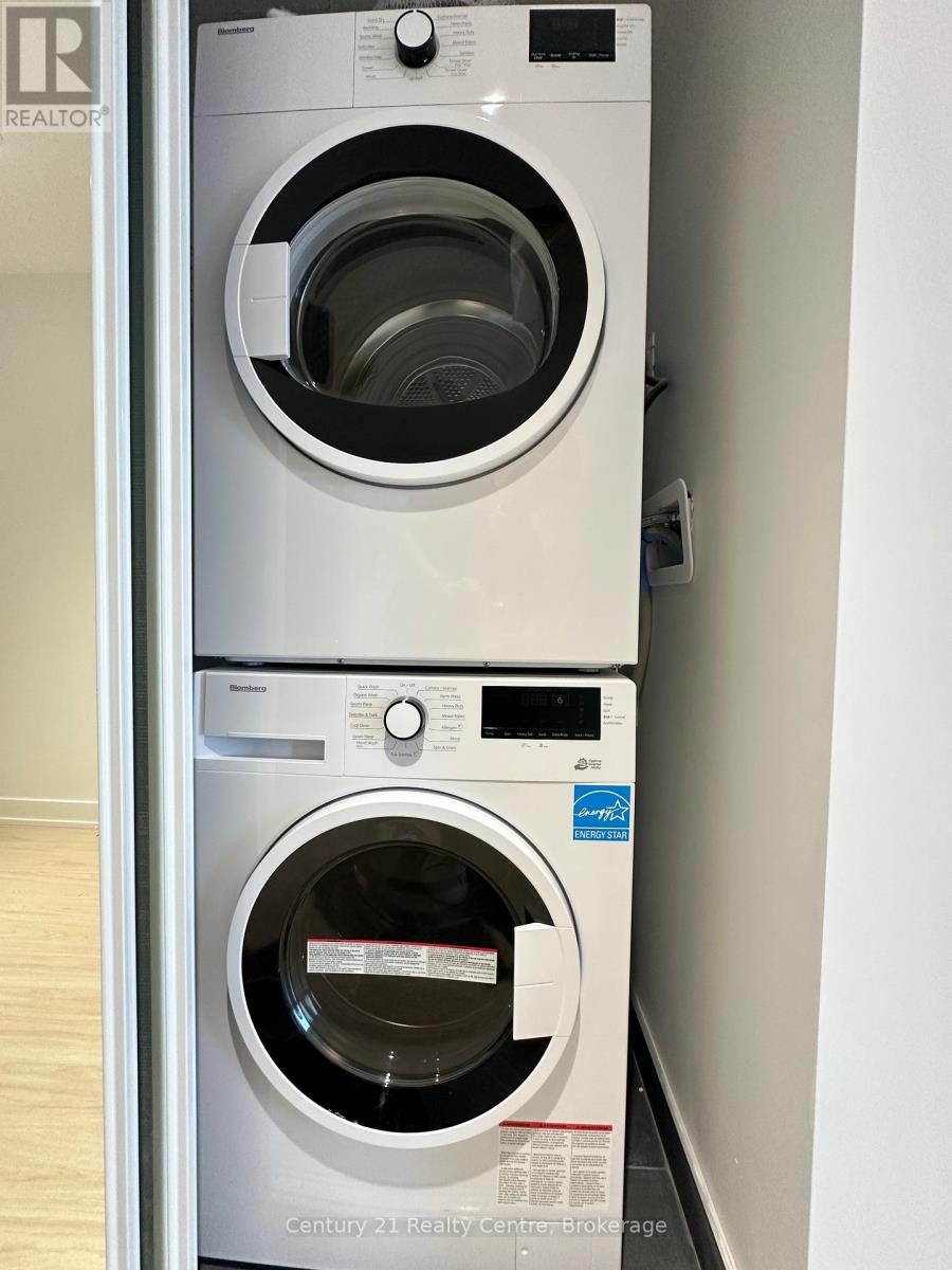 3906 - 8 Wellesley Street W, Toronto, Ontario  M4Y 0J5 - Photo 10 - C13018474