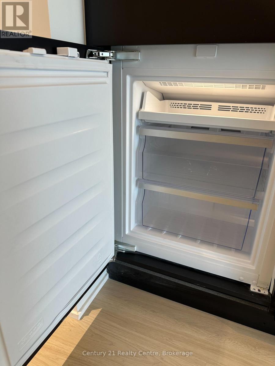 3906 - 8 Wellesley Street W, Toronto, Ontario  M4Y 0J5 - Photo 17 - C13018474