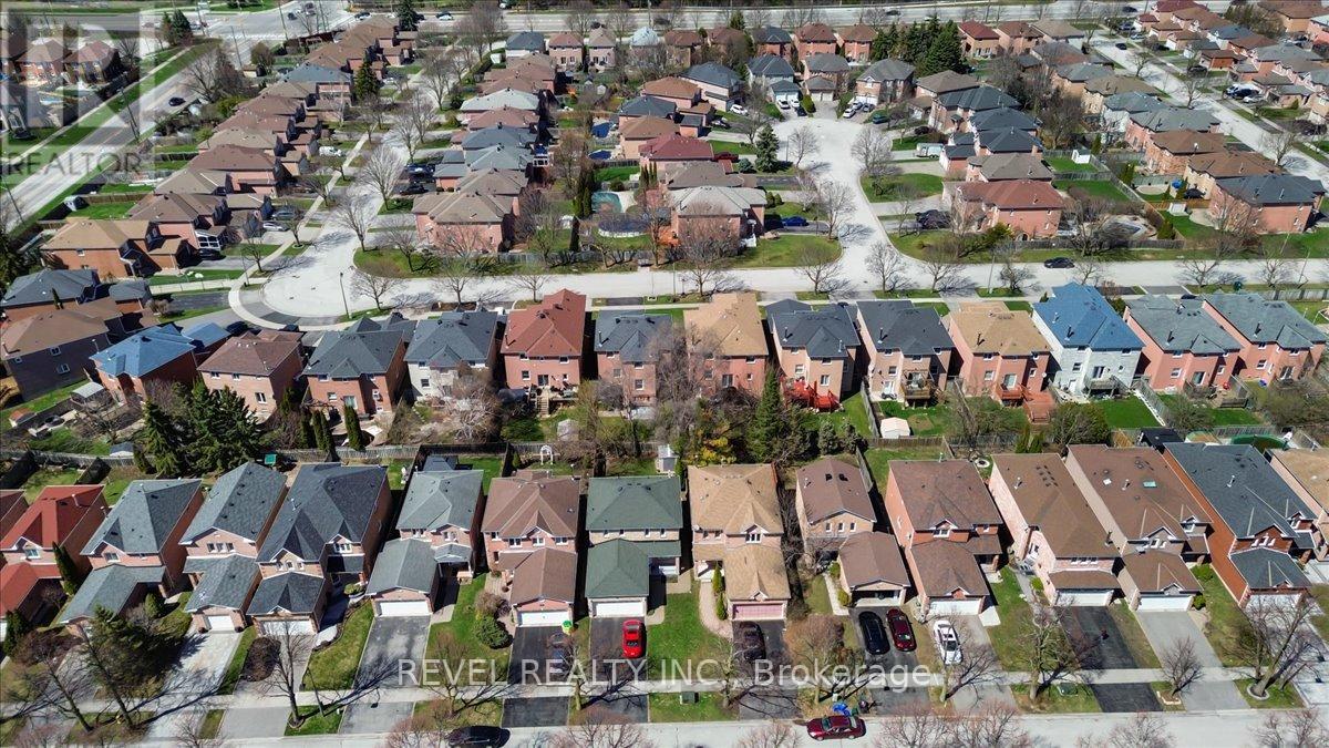 87 Thorp Crescent, Ajax, Ontario  L1T 3T4 - Photo 2 - E13018416