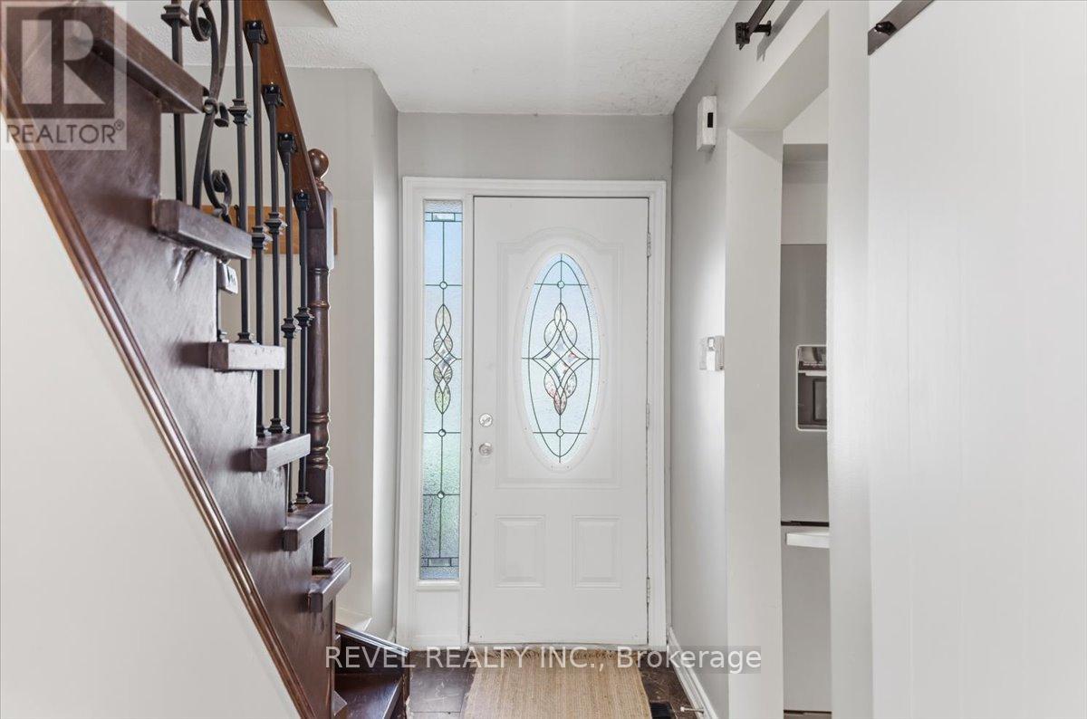 87 Thorp Crescent, Ajax, Ontario  L1T 3T4 - Photo 3 - E13018416