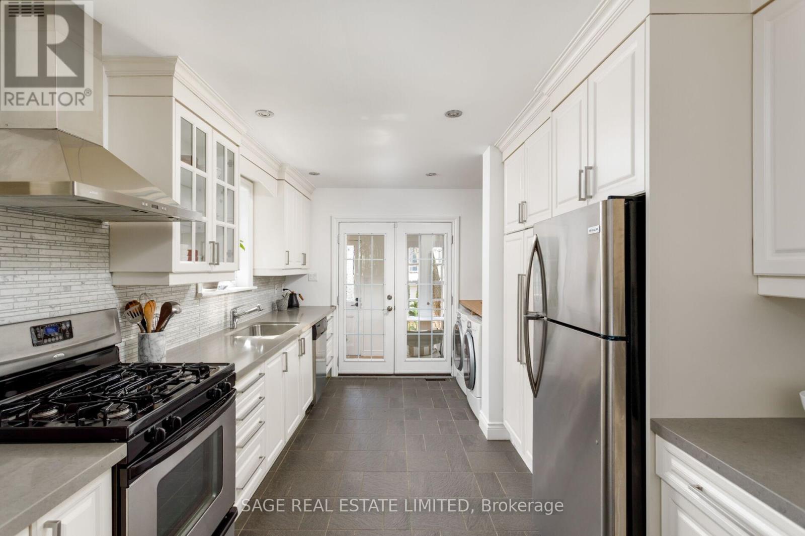 206 Hamilton Street, Toronto, Ontario  M4M 2E2 - Photo 14 - E13018426