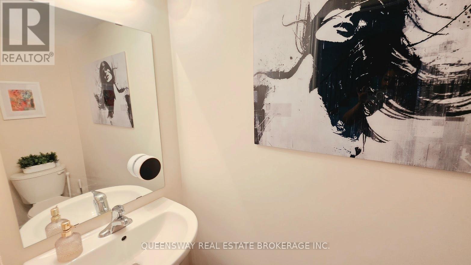 92 Markham Trail, Clarington, Ontario  L1C 0S4 - Photo 13 - E13018454