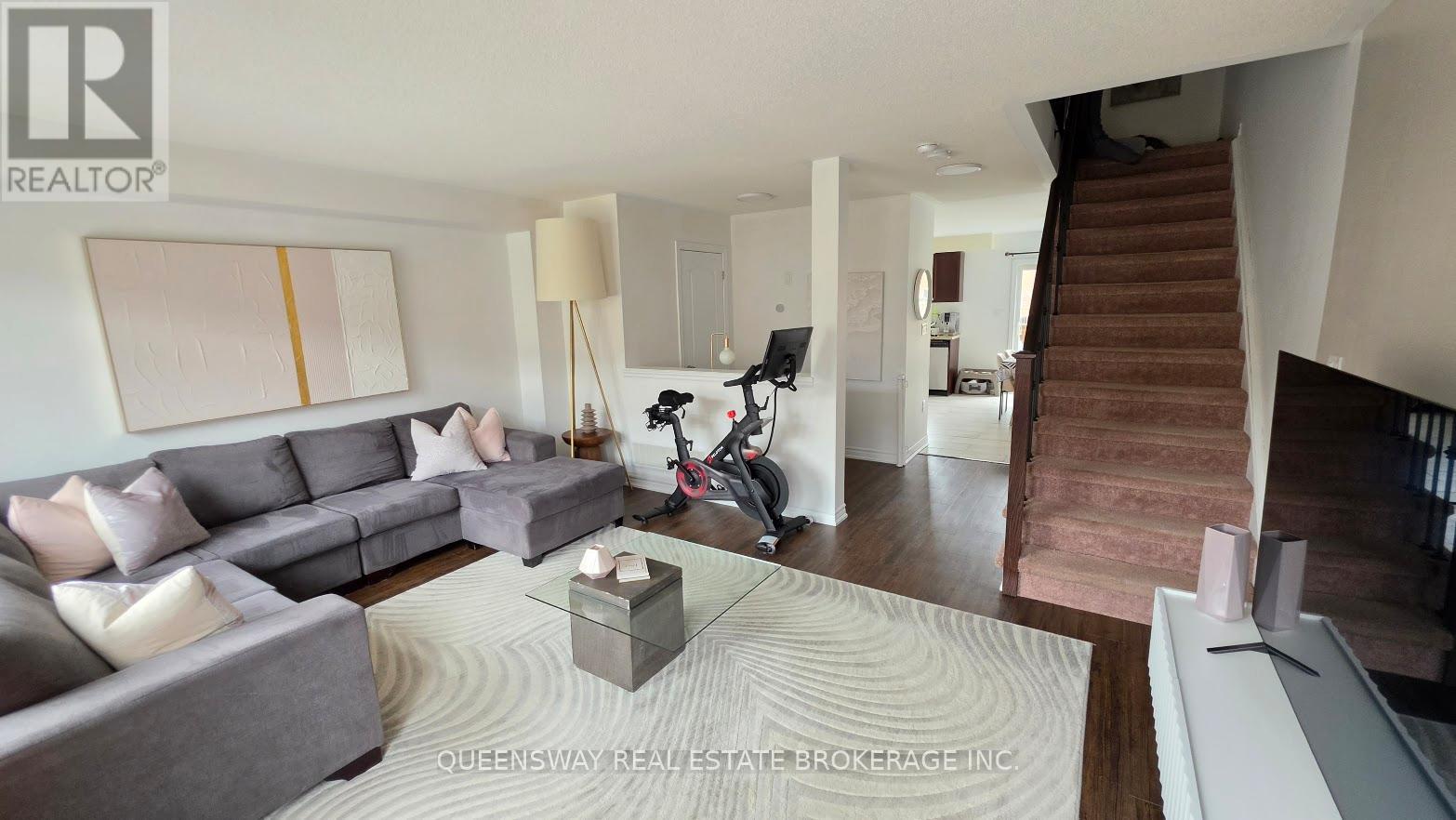 92 Markham Trail, Clarington, Ontario  L1C 0S4 - Photo 14 - E13018454