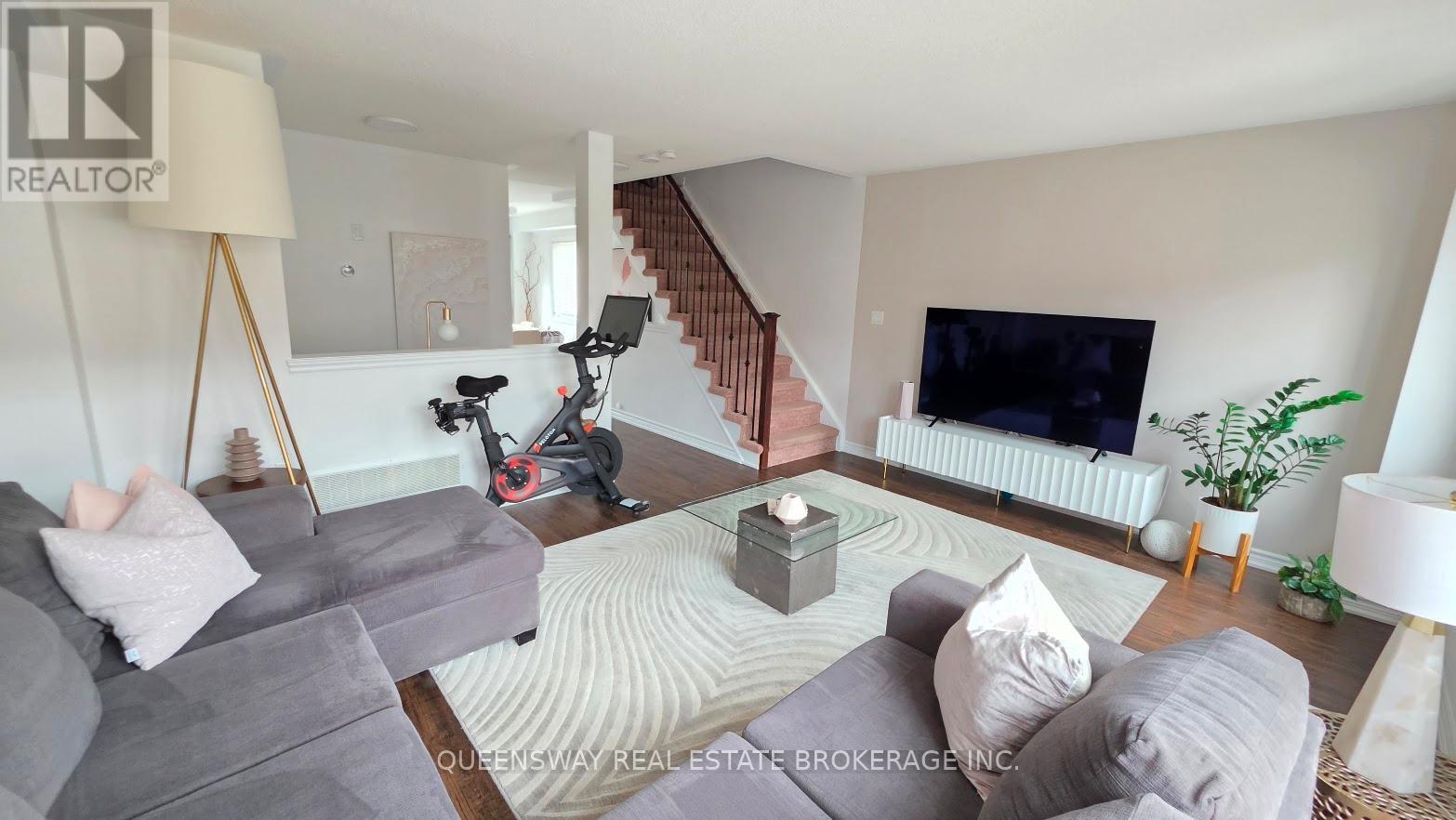 92 Markham Trail, Clarington, Ontario  L1C 0S4 - Photo 15 - E13018454