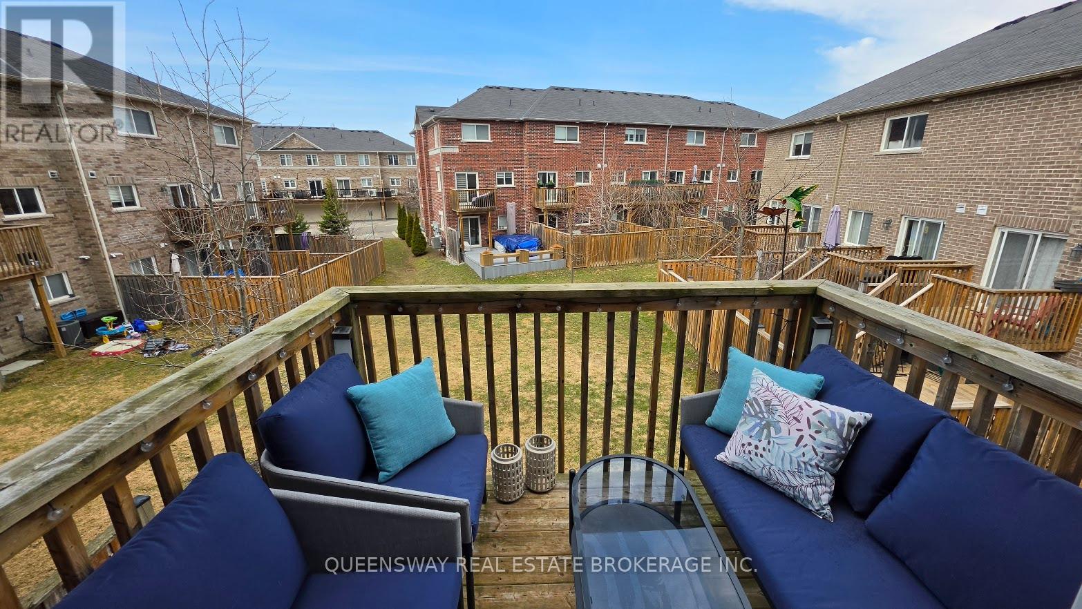 92 Markham Trail, Clarington, Ontario  L1C 0S4 - Photo 9 - E13018454