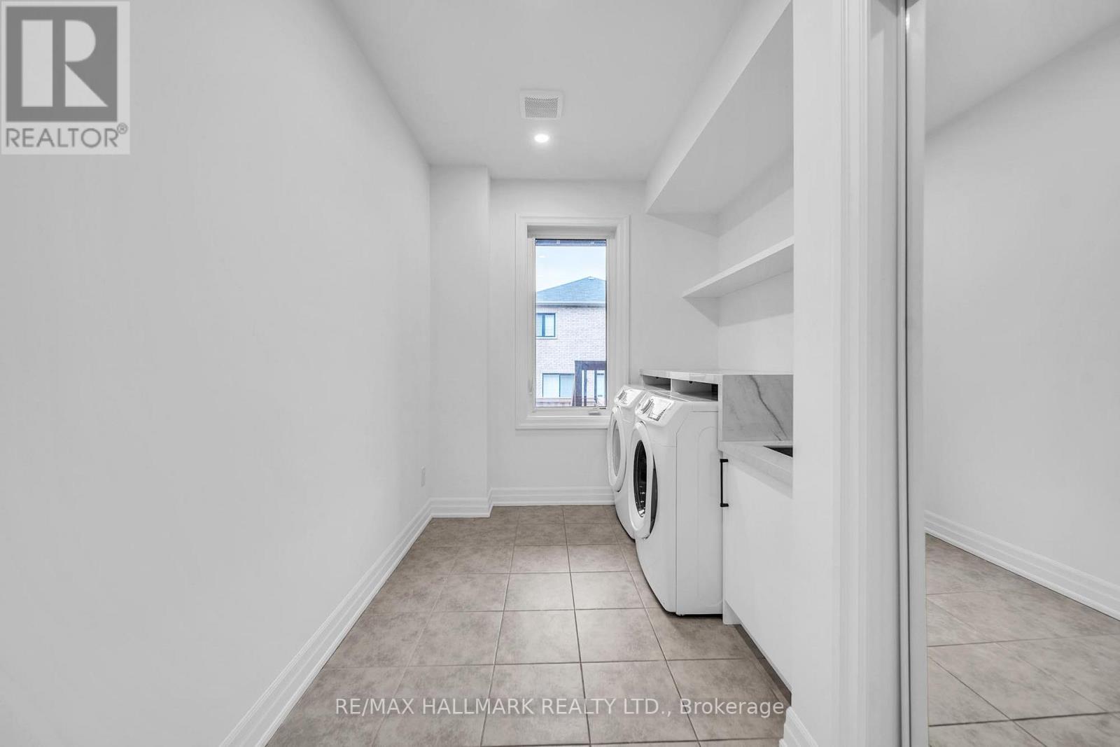 52 Allure Street, Newmarket, Ontario  L3X 0L2 - Photo 11 - N13018436