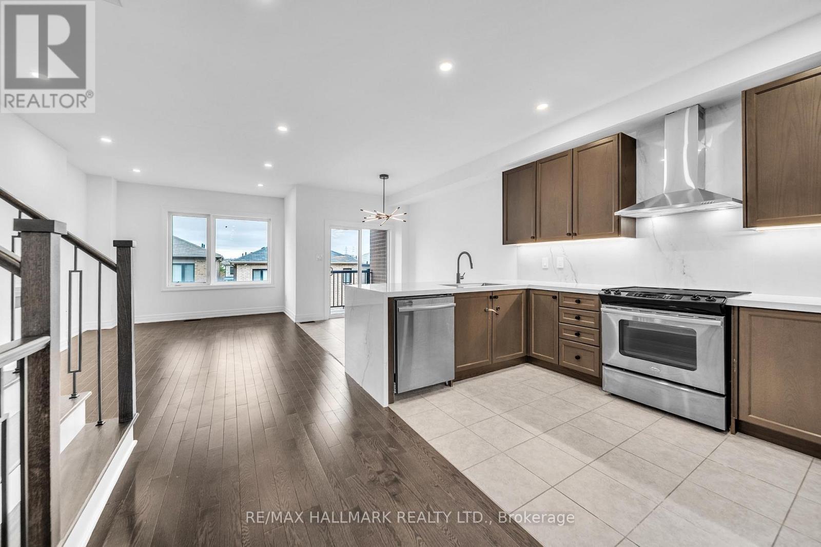 52 Allure Street, Newmarket, Ontario  L3X 0L2 - Photo 13 - N13018436