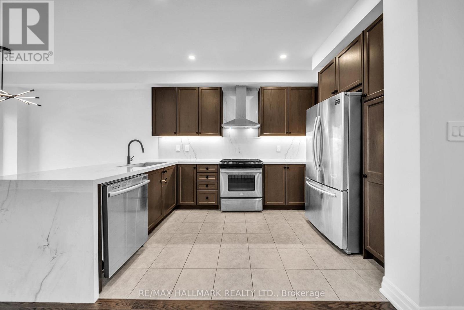 52 Allure Street, Newmarket, Ontario  L3X 0L2 - Photo 14 - N13018436