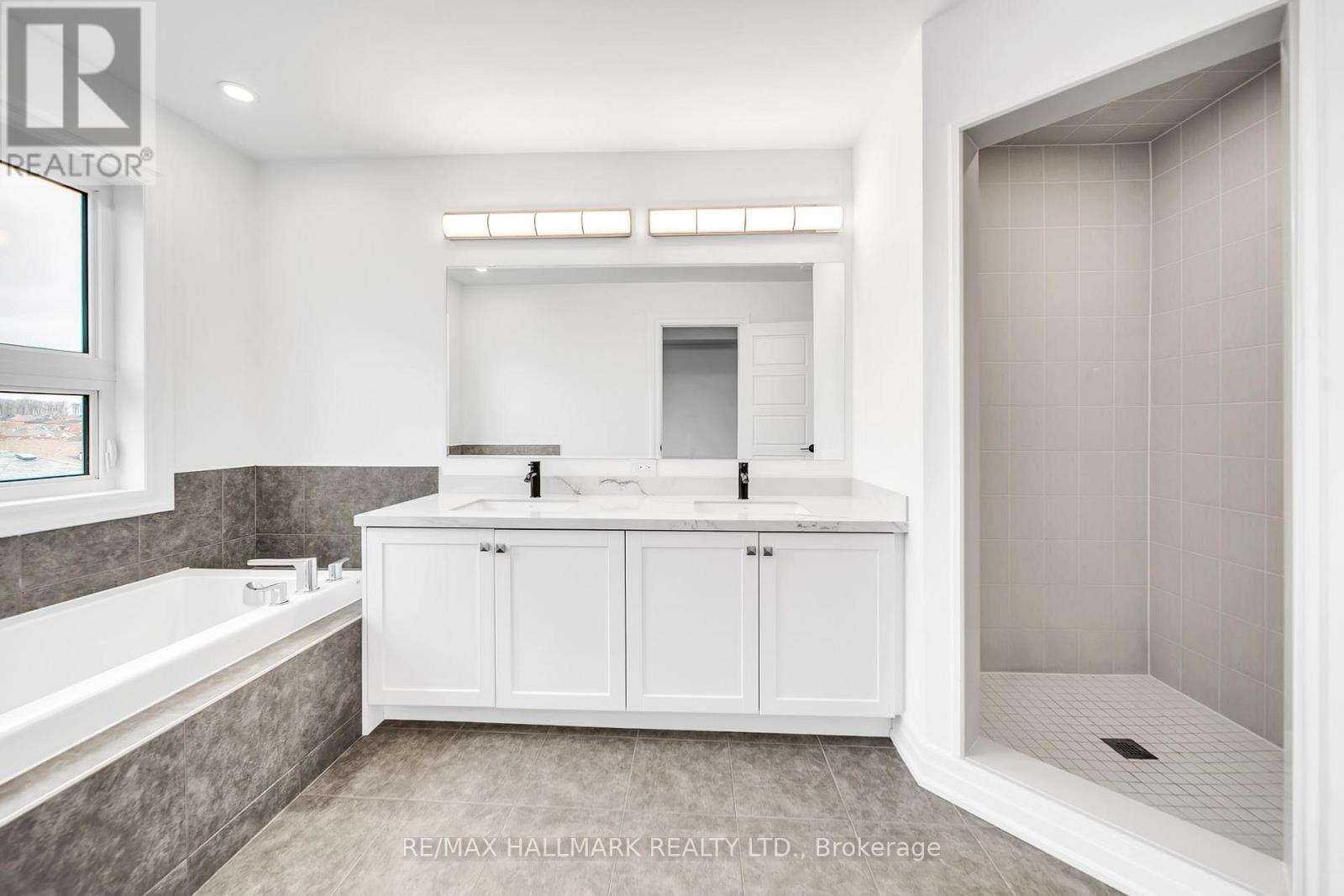 52 Allure Street, Newmarket, Ontario  L3X 0L2 - Photo 30 - N13018436