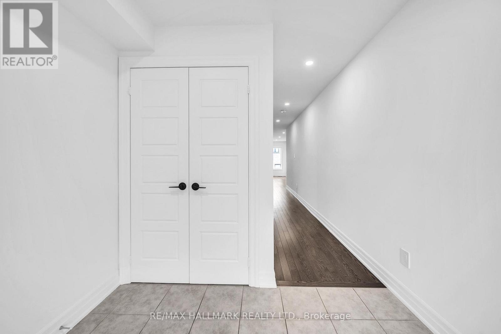 52 Allure Street, Newmarket, Ontario  L3X 0L2 - Photo 4 - N13018436