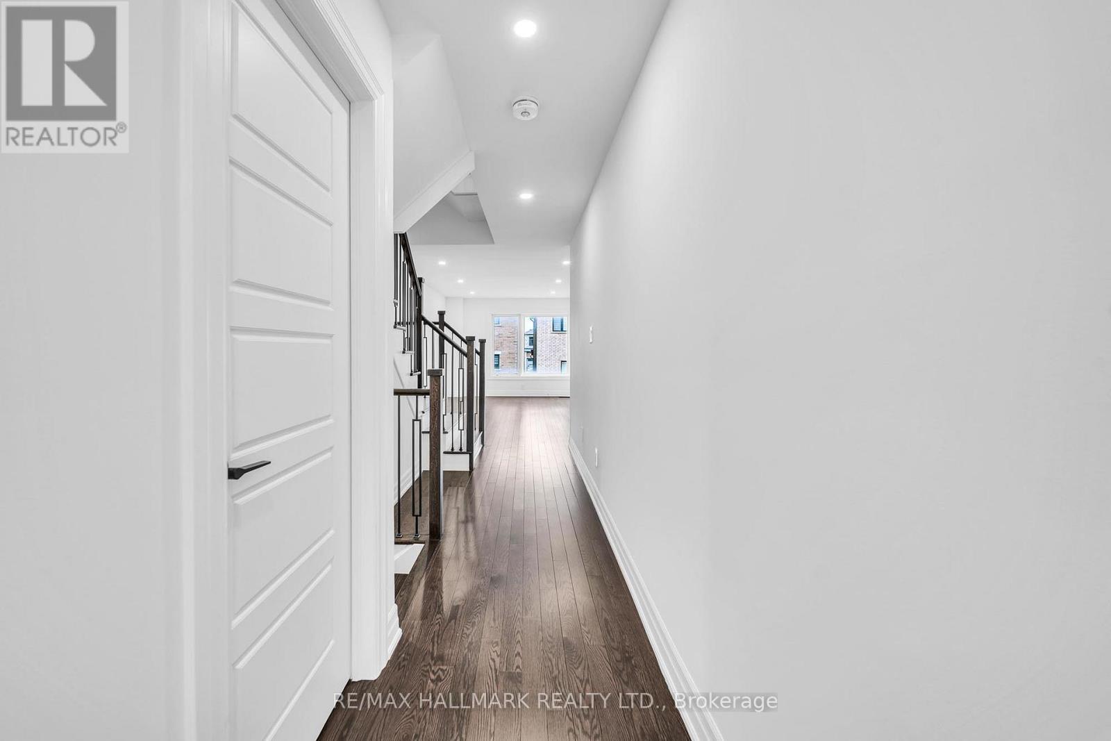 52 Allure Street, Newmarket, Ontario  L3X 0L2 - Photo 5 - N13018436