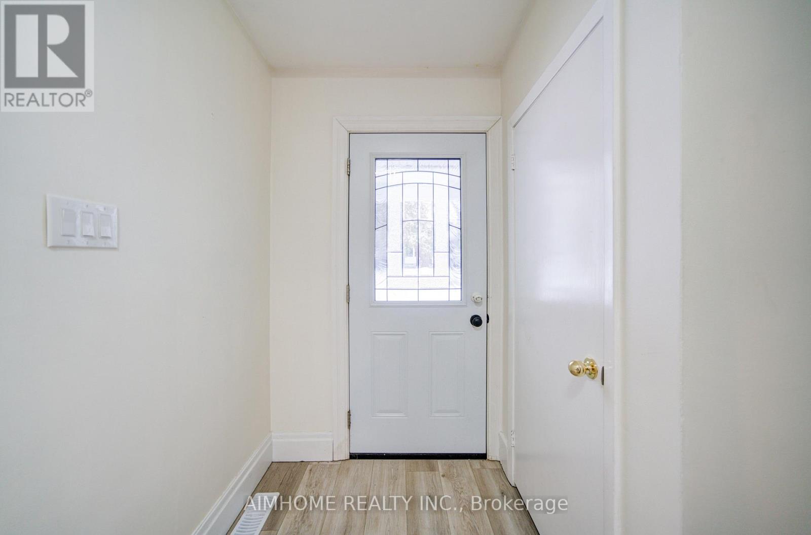 222 Richmond Street, Richmond Hill, Ontario  L4C 3Y8 - Photo 5 - N13018466