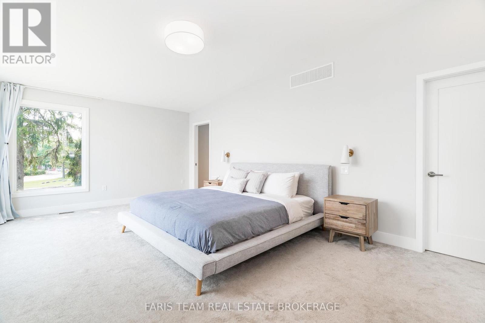 202 Kempenfelt Drive, Barrie, Ontario  L4M 1C3 - Photo 22 - S13018404