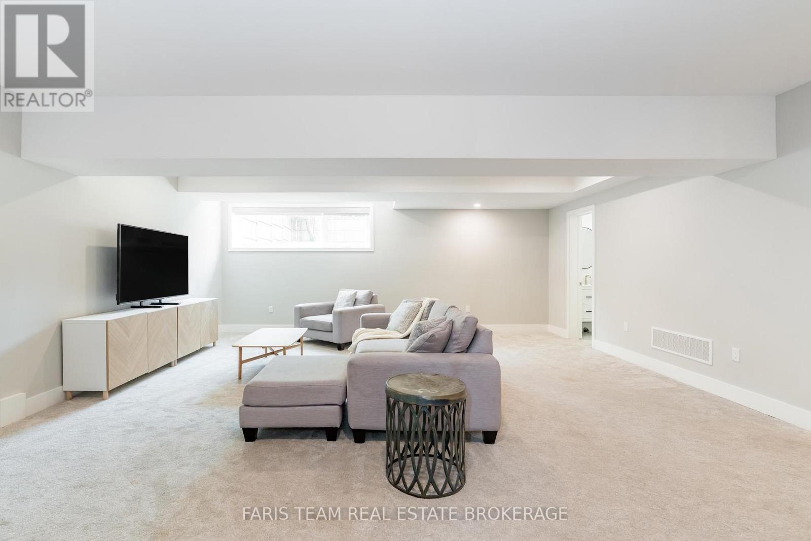 202 Kempenfelt Drive, Barrie, Ontario  L4M 1C3 - Photo 33 - S13018404