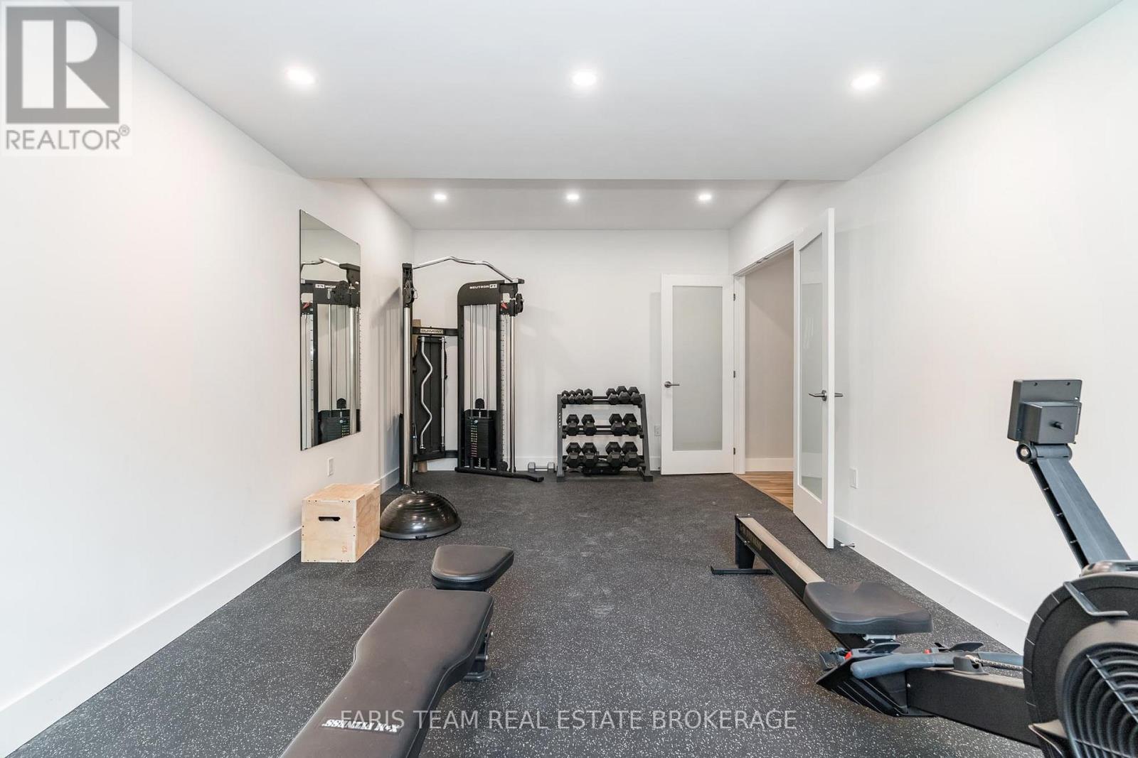 202 Kempenfelt Drive, Barrie, Ontario  L4M 1C3 - Photo 35 - S13018404