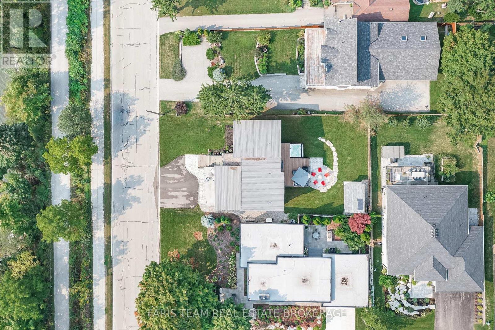 202 Kempenfelt Drive, Barrie, Ontario  L4M 1C3 - Photo 44 - S13018404