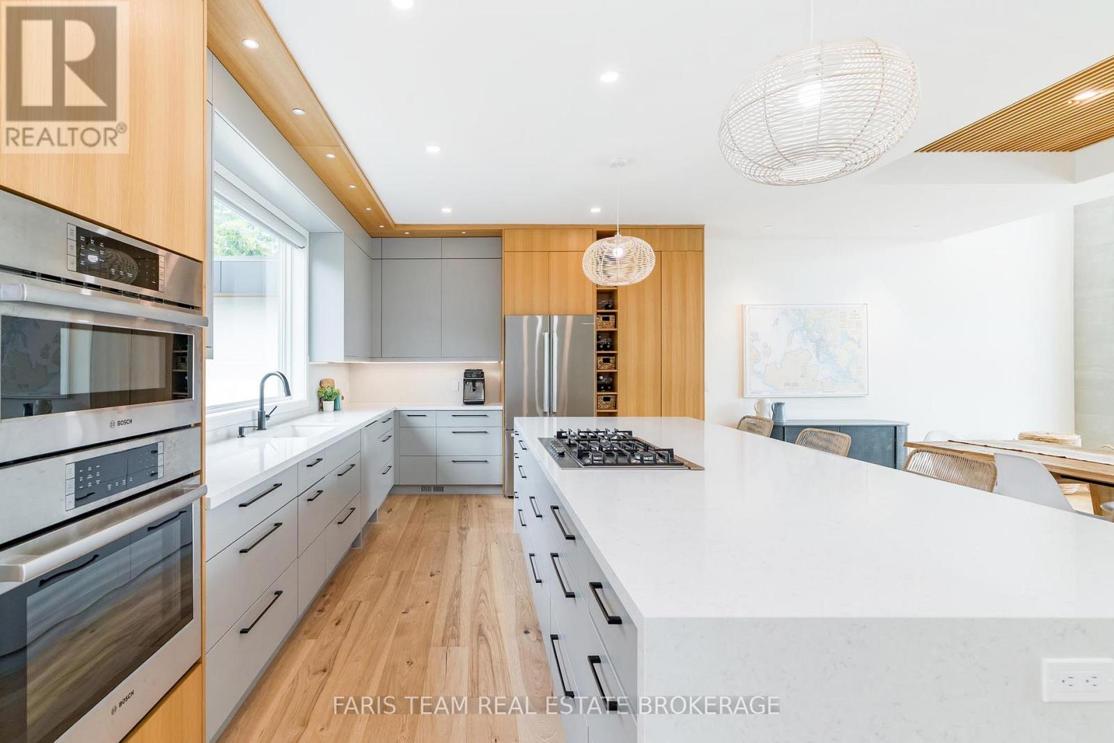 202 Kempenfelt Drive, Barrie, Ontario  L4M 1C3 - Photo 6 - S13018404