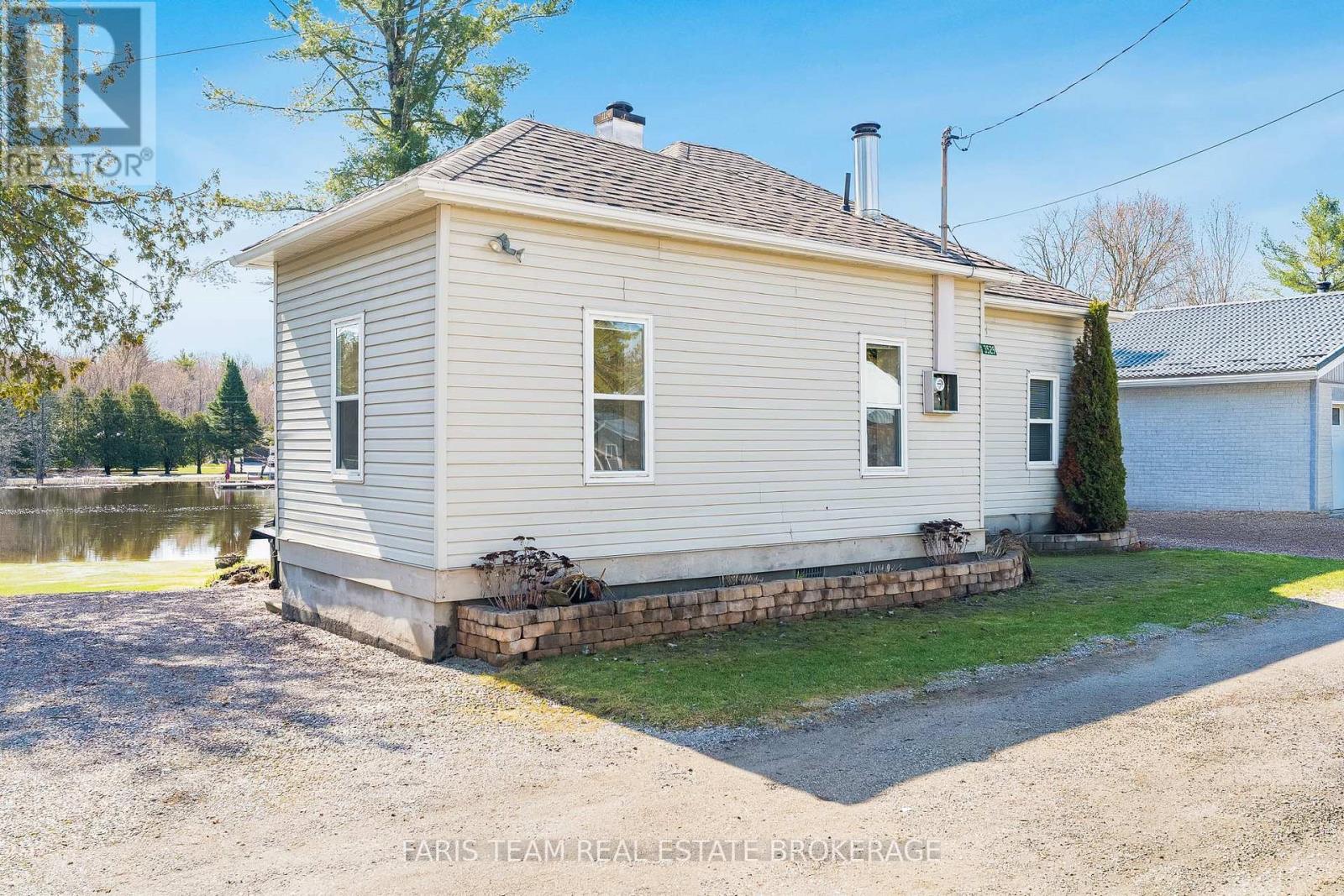 3529 Bennett Avenue, Severn, Ontario  P0E 1E0 - Photo 2 - S13018418