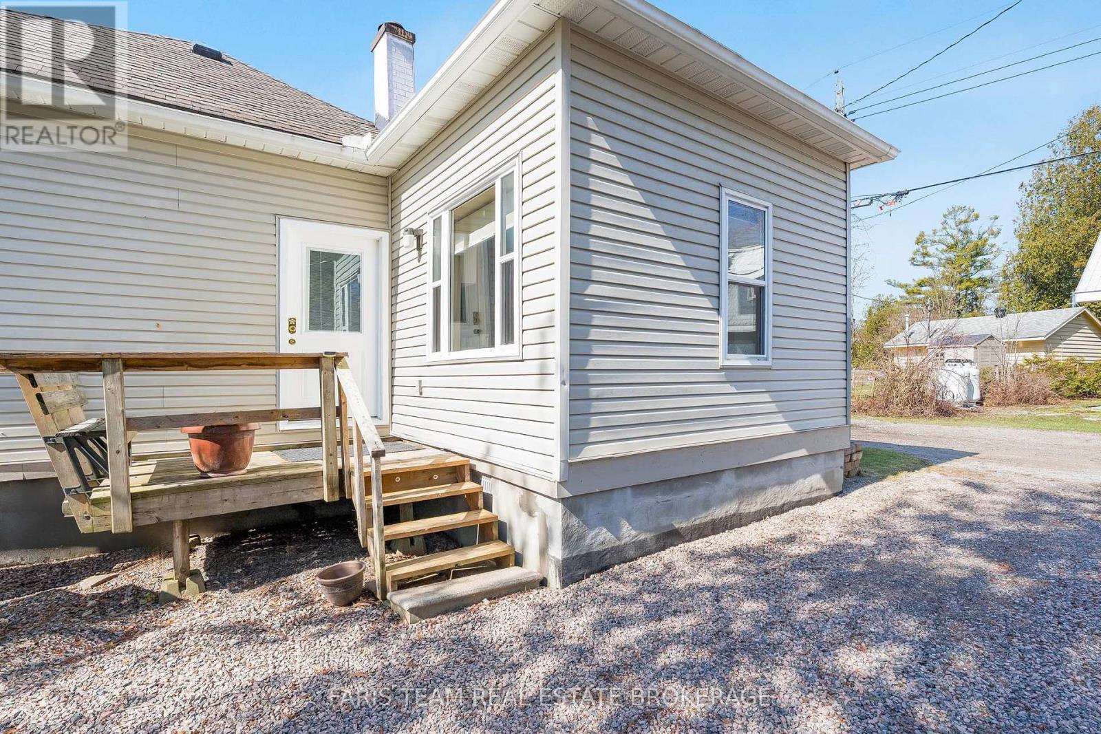 3529 Bennett Avenue, Severn, Ontario  P0E 1E0 - Photo 3 - S13018418