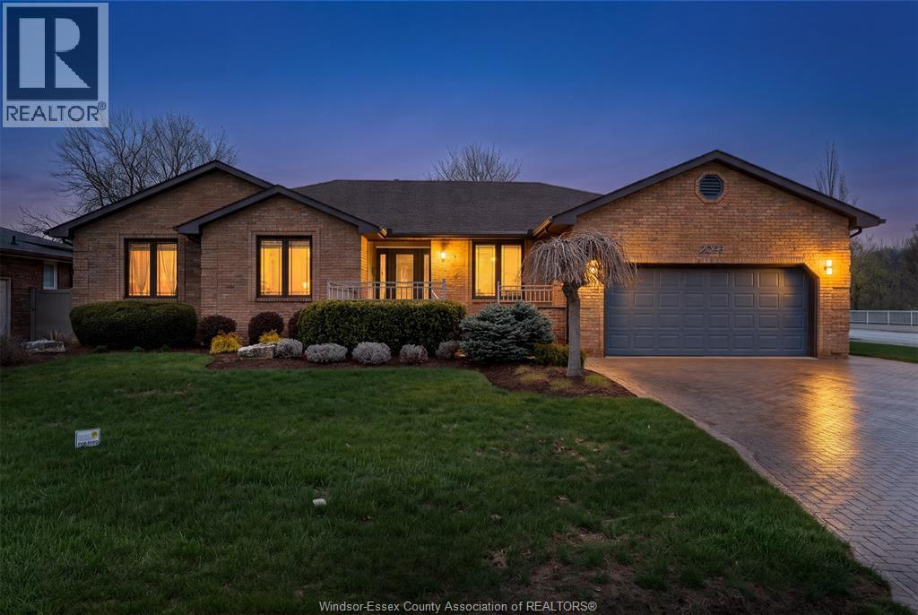 2098 EDGEMORE AVENUE, LaSalle, Ontario