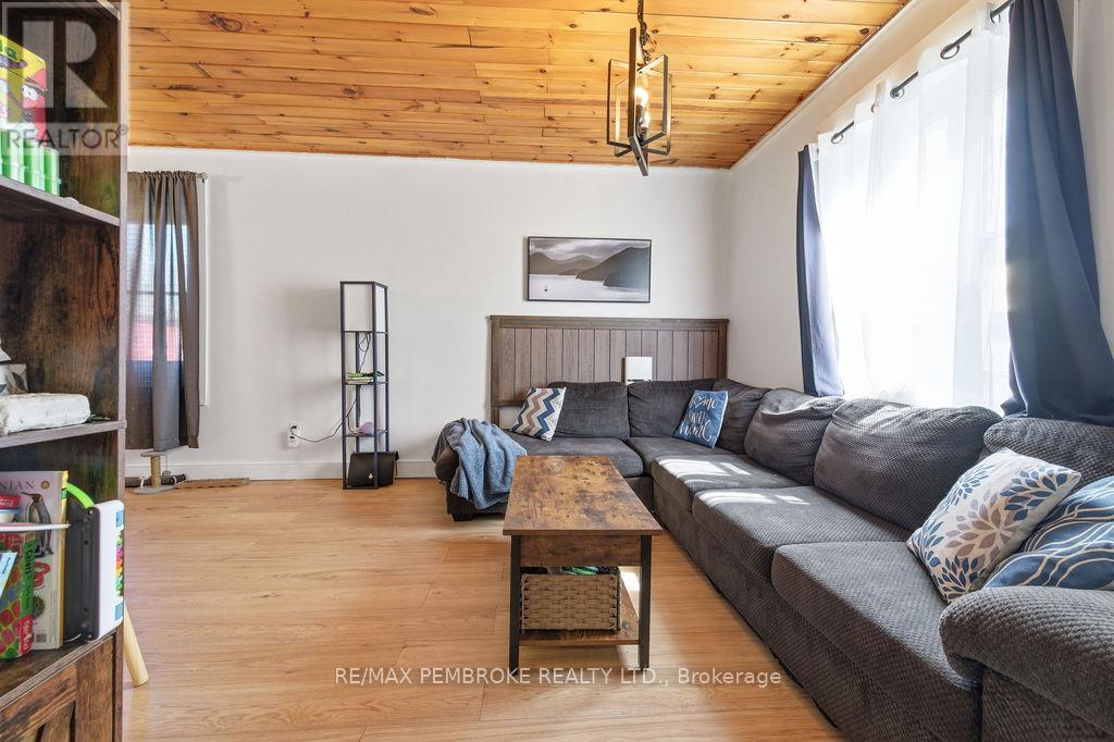 503 Miller Street, Pembroke, Ontario  K8A 5Z7 - Photo 12 - X13018324