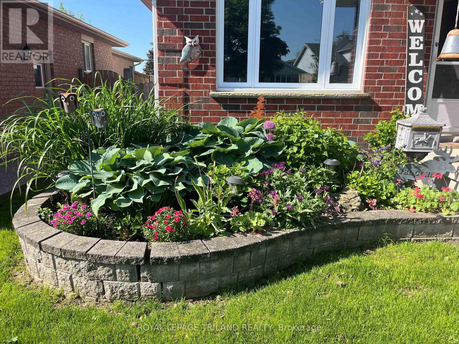 252 Josselyn Drive, London South, Ontario  N6E 3S5 - Photo 2 - X12827492