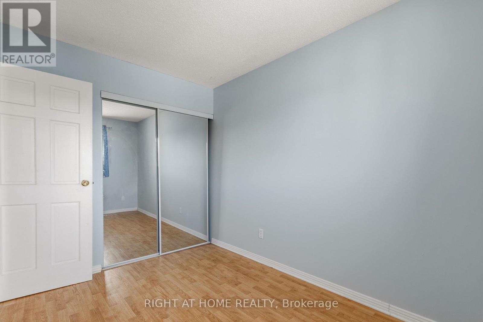 4338 Meadowvale Lane, Ottawa, Ontario  K1B 5A2 - Photo 14 - X12895238