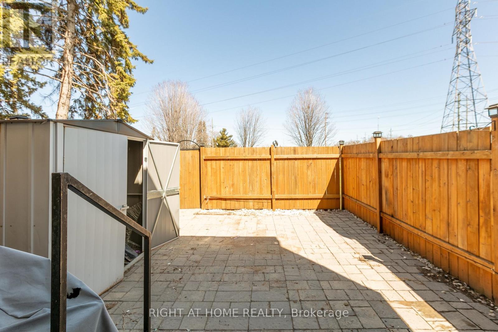 4338 Meadowvale Lane, Ottawa, Ontario  K1B 5A2 - Photo 23 - X12895238