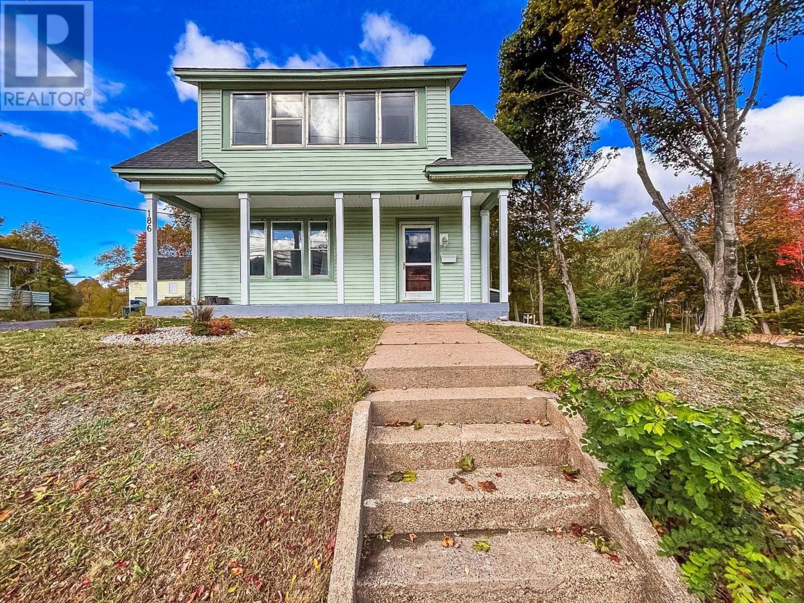 186 Dufferin Street, Bridgewater, Nova Scotia  B4V 2G7 - Photo 1 - 202526249