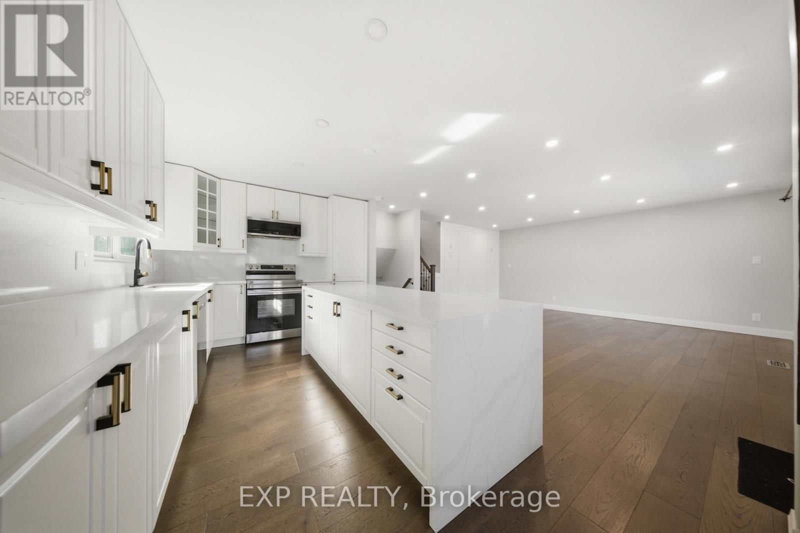 669 Geneva Park Drive, Burlington, Ontario  L7N 3C2 - Photo 12 - W13018374