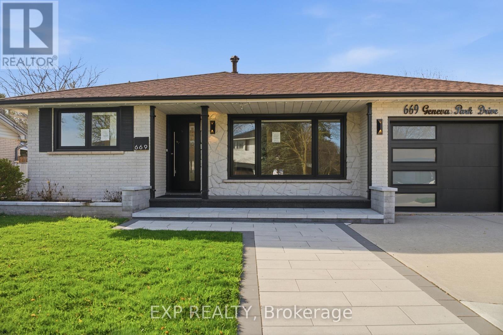 669 Geneva Park Drive, Burlington, Ontario  L7N 3C2 - Photo 3 - W13018374