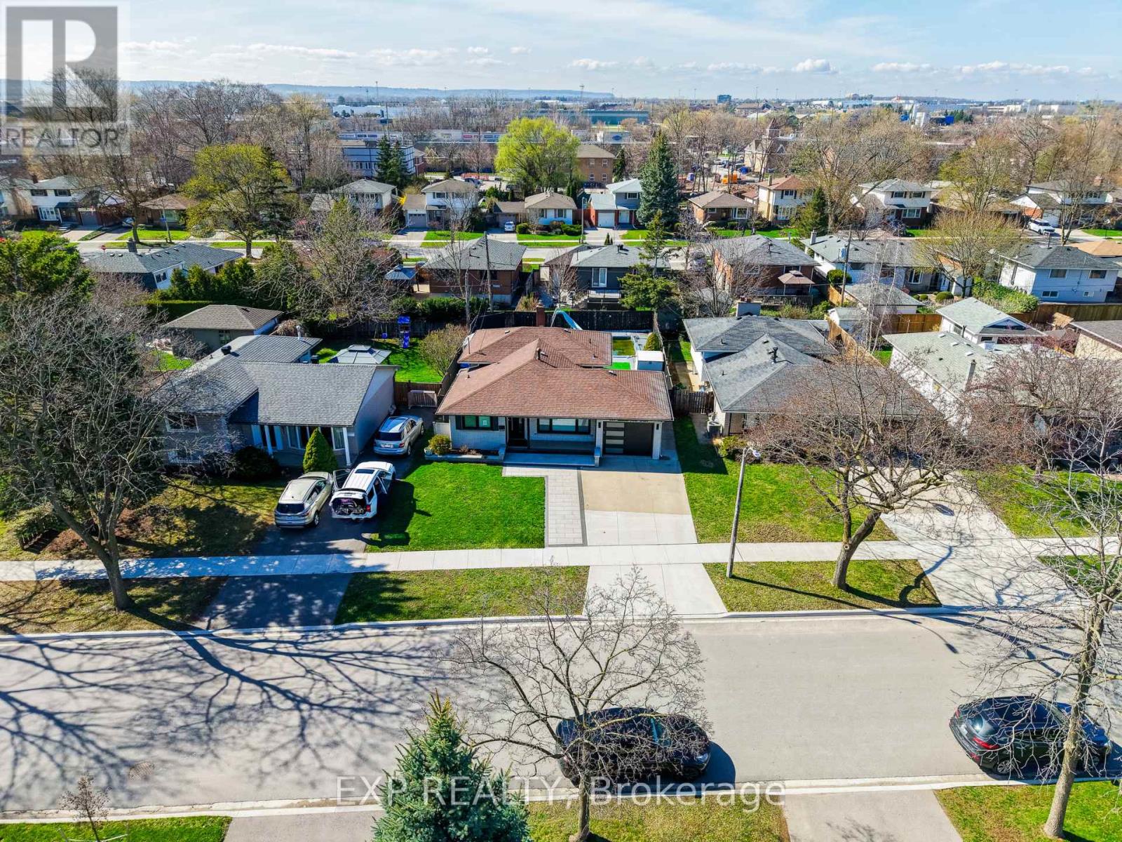 669 Geneva Park Drive, Burlington, Ontario  L7N 3C2 - Photo 4 - W13018374