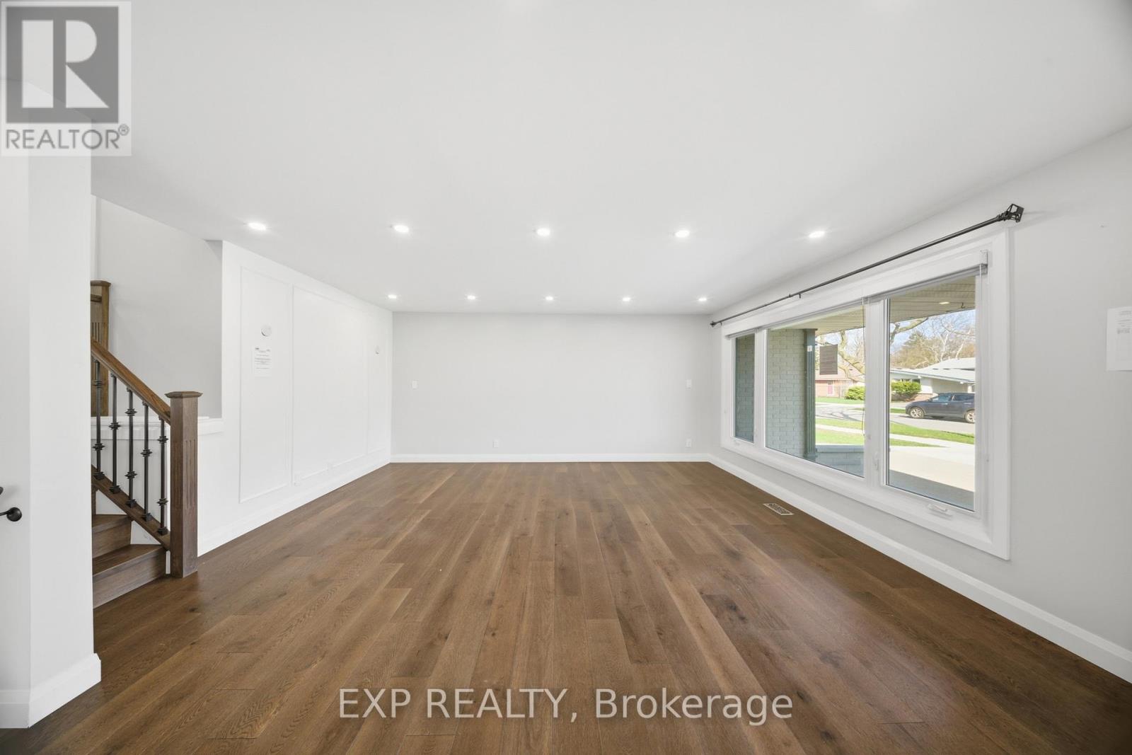 669 Geneva Park Drive, Burlington, Ontario  L7N 3C2 - Photo 7 - W13018374